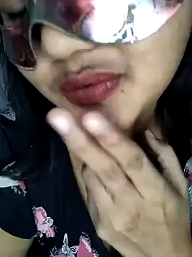 Snapshot of Riya_Stream01 chatting on 01/11/25, 08:32 Riya Stream01 online show from 01/11/25, 08:32