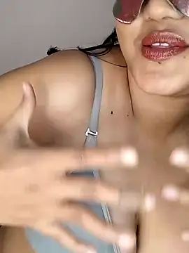 Snapshot of Riya_Stream01 chatting on 01/19/25, 11:10 Riya Stream01 online show from 01/19/25, 11:10