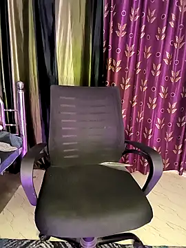 hot menka online show from 01/05/25, 11:04