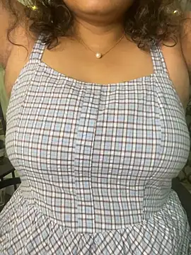 hot menka online show from 09/29/25, 09:47