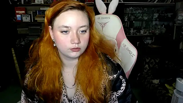 Snapshot of Bitchy_Lily chatting on 10/07/25, 05:54 Bitchy Lily online show from 10/07/25, 05:54