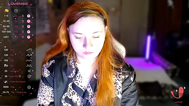 Snapshot of Bitchy_Lily chatting on 11/26/25, 03:35 Bitchy Lily online show from 11/26/25, 03:35