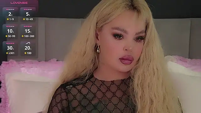 Snapshot of Marussia_luxury chatting on 01/03/25, 09:15 Marussia luxury online show from 01/03/25, 09:15