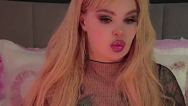 Snapshot of Marussia_luxury chatting on 03/20/25, 09:48 Marussia luxury online show from 03/20/25, 09:48