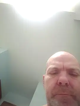 hoodratoui online show from 12/05/25, 10:13