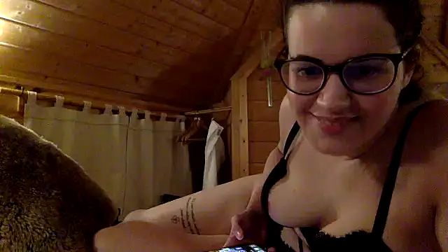 LolaGuess online show from 12/22/24, 09:53