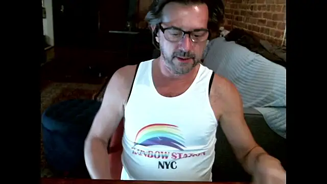 Johnny Bottoms online show from 12/21/25, 10:28