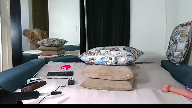 Carla-Bonny18 online show from 02/08/26, 09:29