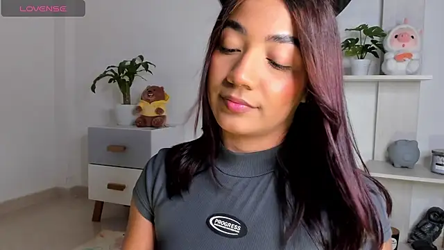 Snapshot of martina_roldam chatting on 01/07/25, 01:06 martina roldam online show from 01/07/25, 01:06