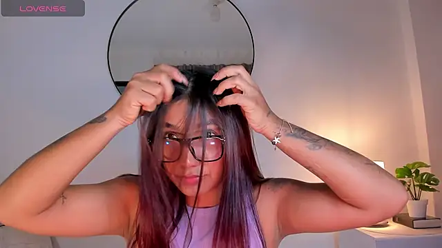 Snapshot of martina_roldam chatting on 02/25/25, 11:41 martina roldam online show from 02/25/25, 11:41