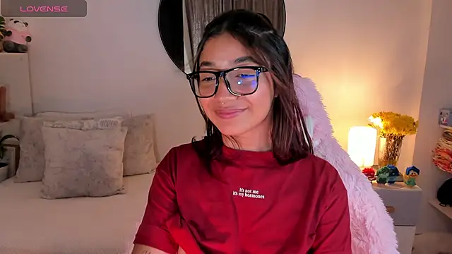 Snapshot of martina_roldam chatting on 03/17/25, 03:14 martina roldam online show from 03/17/25, 03:14