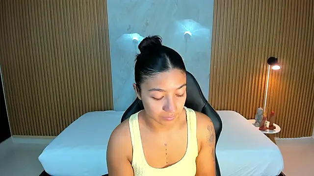 Snapshot of martina_roldam chatting on 11/07/25, 11:05 martina roldam online show from 11/07/25, 11:05