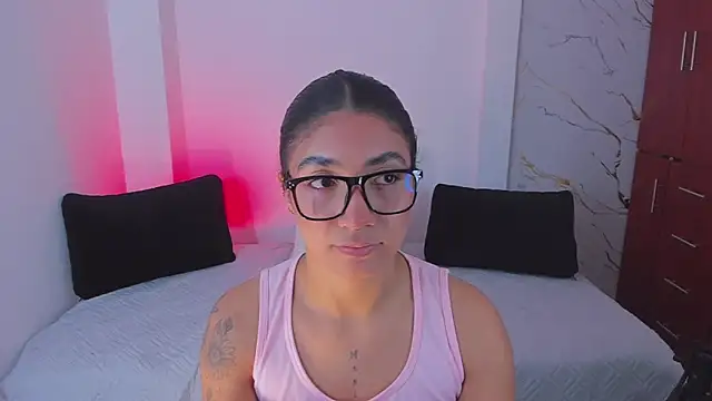 martina roldam online show from 03/18/26, 01:09