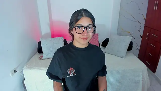 martina roldam online show from 05/04/26, 04:41