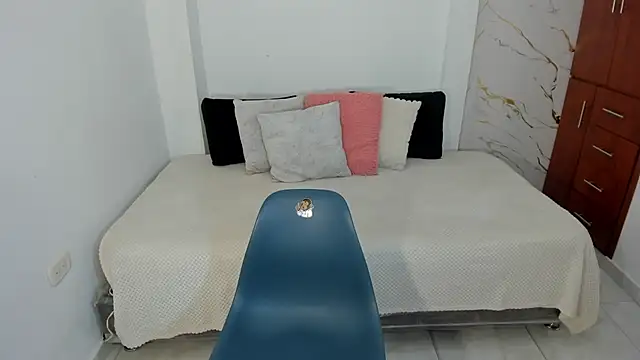 Snapshot of martina_roldam chatting on 07/18/26, 03:44 martina roldam online show from 07/18/26, 03:44