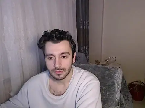 handsomeee04 online show from 04/13/26, 10:37