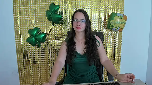 Snapshot of emmaTorres1 chatting on 03/17/25, 07:26 emmaTorres1 online show from 03/17/25, 07:26