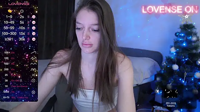 Snapshot of Cherry_air chatting on 01/06/25, 01:42 Cherry air online show from 01/06/25, 01:42