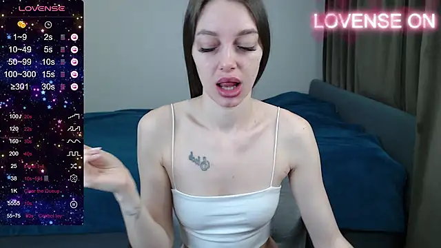 Snapshot of Cherry_air chatting on 01/24/25, 01:03 Cherry air online show from 01/24/25, 01:03