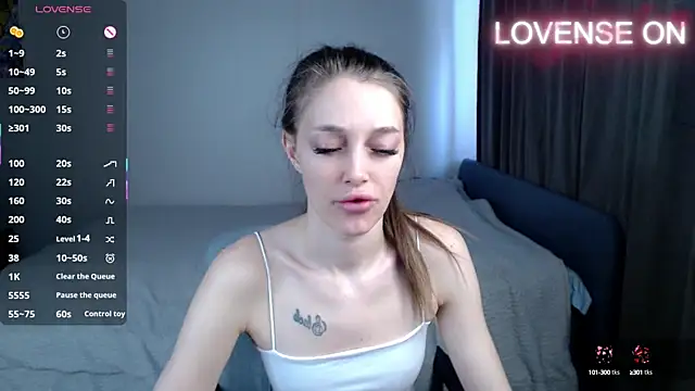 Snapshot of Cherry_air chatting on 03/17/25, 04:29 Cherry air online show from 03/17/25, 04:29