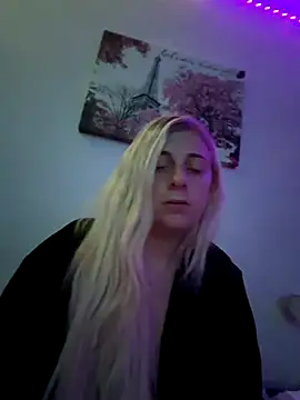 Snapshot of bambi77777 chatting on 11/11/25, 04:34 bambi77777 online show from 11/11/25, 04:34