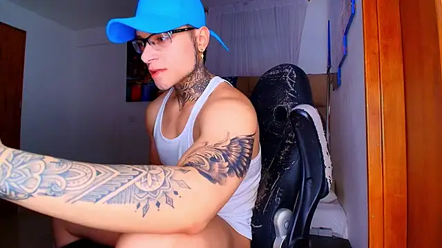 DennisWalkerr online show from 12/19/25, 10:39