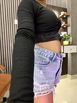 Little  Lia online show from 06/11/26, 12:32