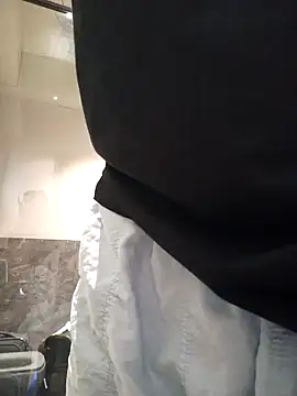 J JEN5 online show from 12/22/24, 02:28