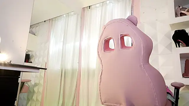 Mara-Bella online show from 02/13/26, 04:47