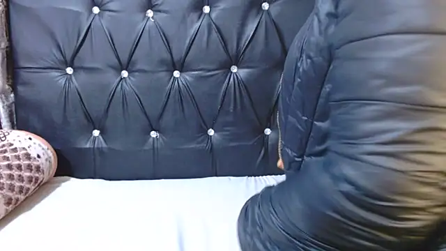 EROTIC BARBIE28 online show from 05/17/26, 03:41