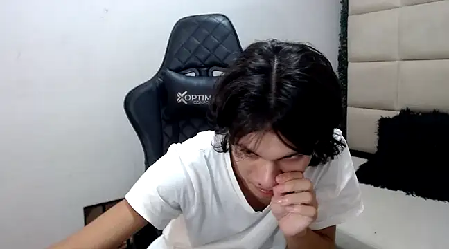 Snapshot of andy_dan18 chatting on 12/30/24, 08:58 andy dan18 online show from 12/30/24, 08:58