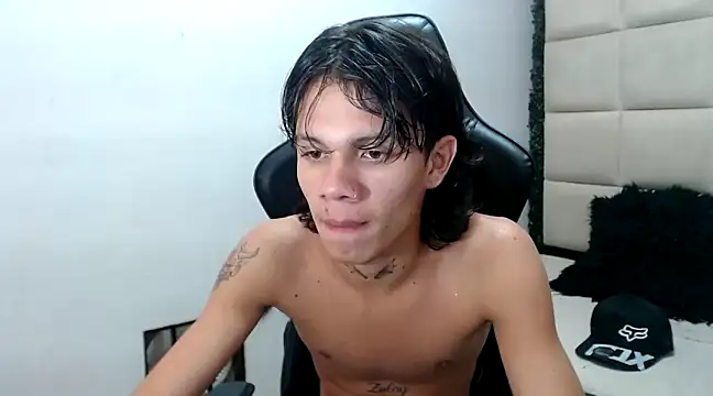 Snapshot of andy_dan18 chatting on 12/31/24, 04:06 andy dan18 online show from 12/31/24, 04:06