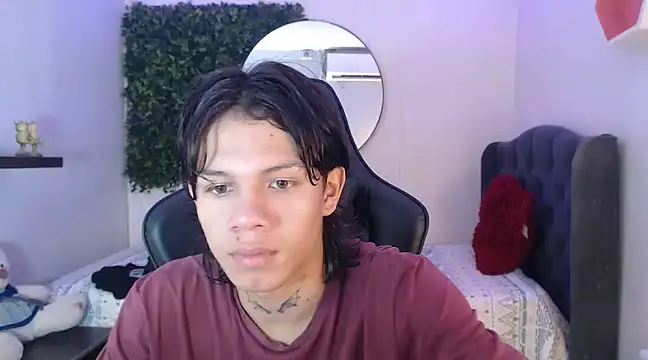 Snapshot of andy_dan18 chatting on 01/08/25, 01:52 andy dan18 online show from 01/08/25, 01:52