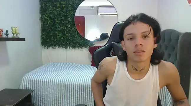 Snapshot of andy_dan18 chatting on 01/20/25, 01:53 andy dan18 online show from 01/20/25, 01:53