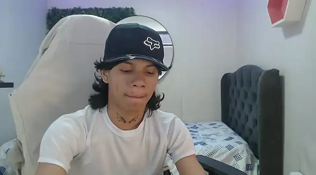 Snapshot of andy_dan18 chatting on 01/30/25, 04:34 andy dan18 online show from 01/30/25, 04:34