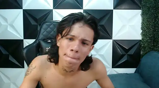 Snapshot of andy_dan18 chatting on 02/03/25, 09:18 andy dan18 online show from 02/03/25, 09:18