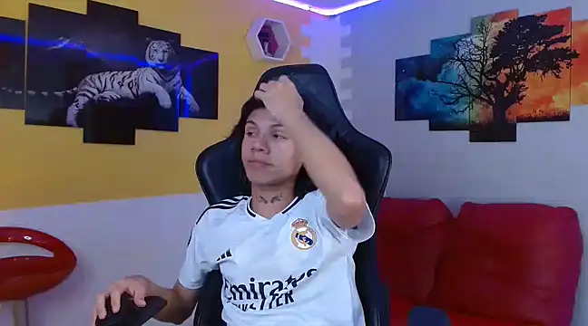 Snapshot of andy_dan18 chatting on 02/07/25, 08:20 andy dan18 online show from 02/07/25, 08:20