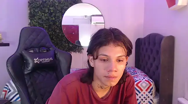 Snapshot of andy_dan18 chatting on 02/10/25, 06:35 andy dan18 online show from 02/10/25, 06:35