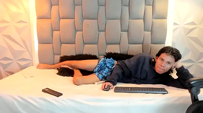 Snapshot of andy_dan18 chatting on 02/11/25, 05:50 andy dan18 online show from 02/11/25, 05:50