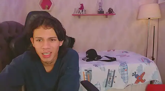 Snapshot of andy_dan18 chatting on 02/13/25, 07:21 andy dan18 online show from 02/13/25, 07:21