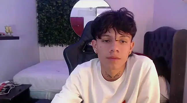 Snapshot of andy_dan18 chatting on 02/24/25, 08:47 andy dan18 online show from 02/24/25, 08:47