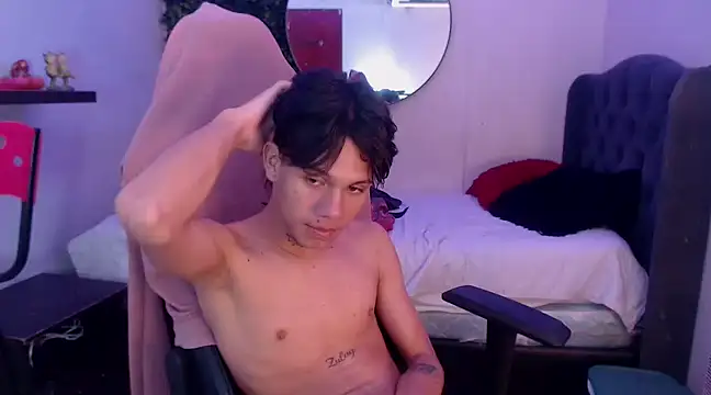 Snapshot of andy_dan18 chatting on 02/25/25, 11:11 andy dan18 online show from 02/25/25, 11:11