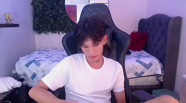 Snapshot of andy_dan18 chatting on 03/01/25, 07:59 andy dan18 online show from 03/01/25, 07:59