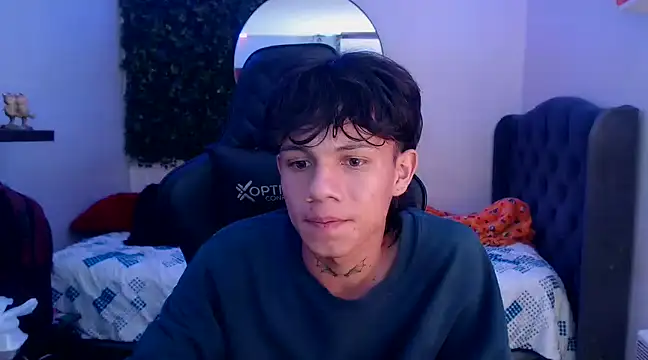 Snapshot of andy_dan18 chatting on 03/05/25, 01:52 andy dan18 online show from 03/05/25, 01:52