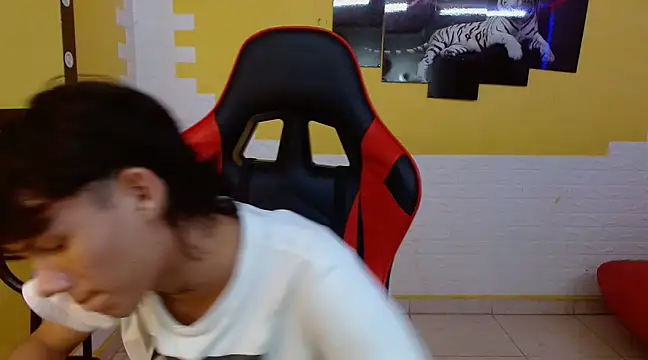 Snapshot of andy_dan18 chatting on 03/05/25, 06:56 andy dan18 online show from 03/05/25, 06:56