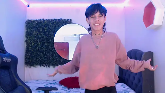 Snapshot of andy_dan18 chatting on 03/12/25, 04:02 andy dan18 online show from 03/12/25, 04:02