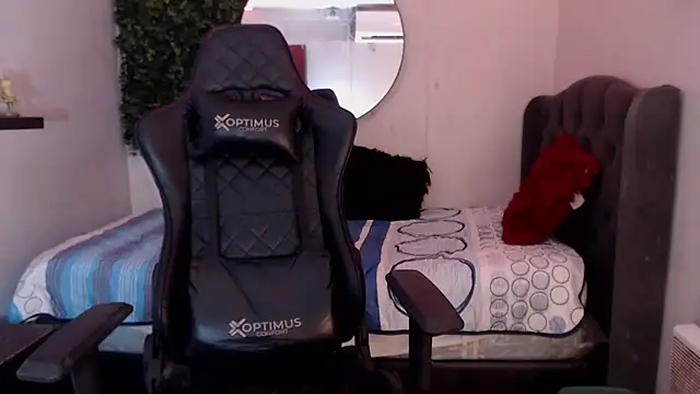 Snapshot of andy_dan18 chatting on 03/17/25, 04:11 andy dan18 online show from 03/17/25, 04:11