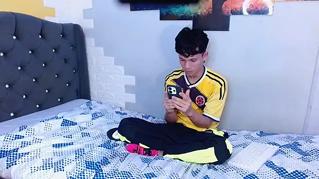 Snapshot of andy_dan18 chatting on 09/08/25, 05:45 andy dan18 online show from 09/08/25, 05:45