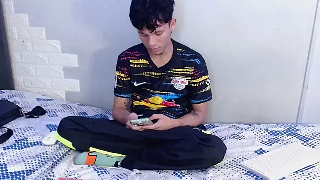 Snapshot of andy_dan18 chatting on 09/16/25, 06:09 andy dan18 online show from 09/16/25, 06:09