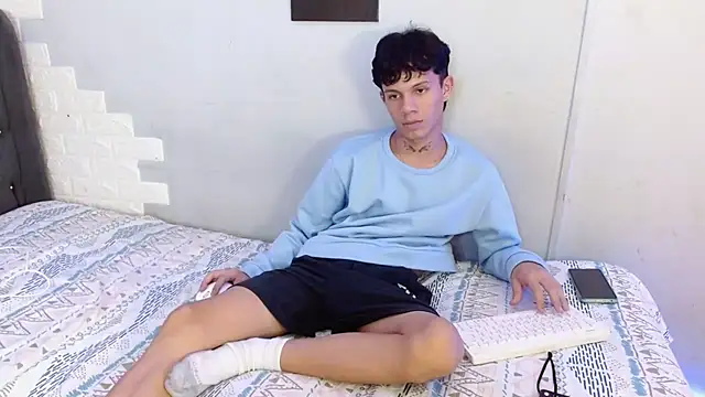 Snapshot of andy_dan18 chatting on 09/18/25, 05:48 andy dan18 online show from 09/18/25, 05:48